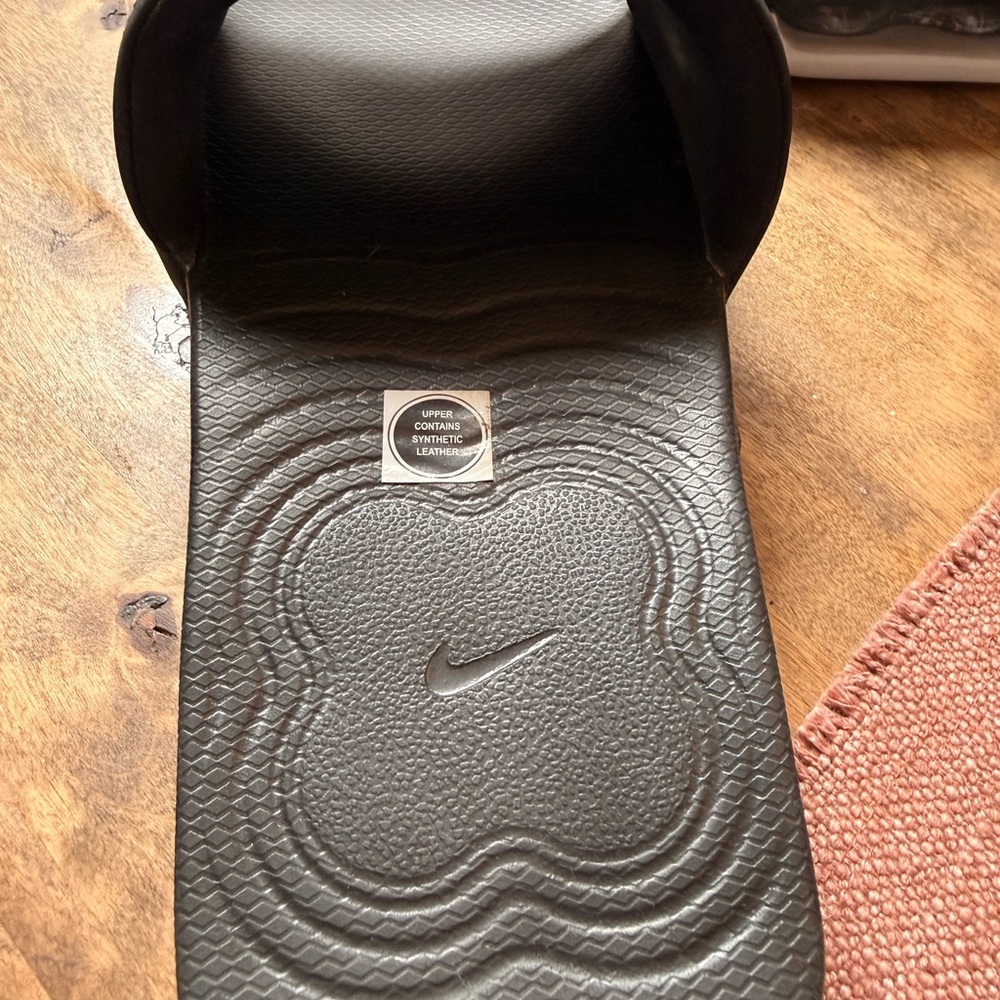 Nike Men's Black and White Air Slide Sandals - Picture 4 of 6